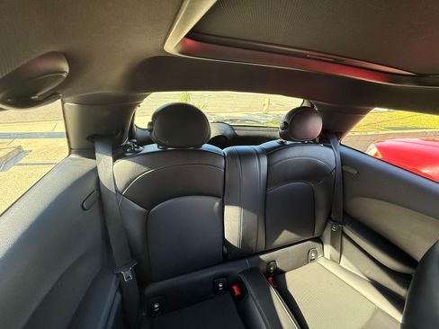 Used 2015 MINI Cooper 2-Door Hardtop image 8