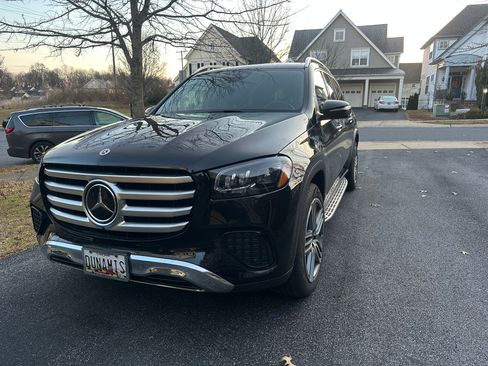 Used 2025 Mercedes-Benz GLS 450 4MATIC image 5