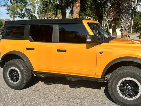 Used 2021 Ford Bronco Badlands image 2