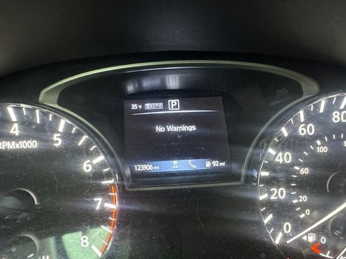 Used 2020 Nissan Pathfinder SL image 19