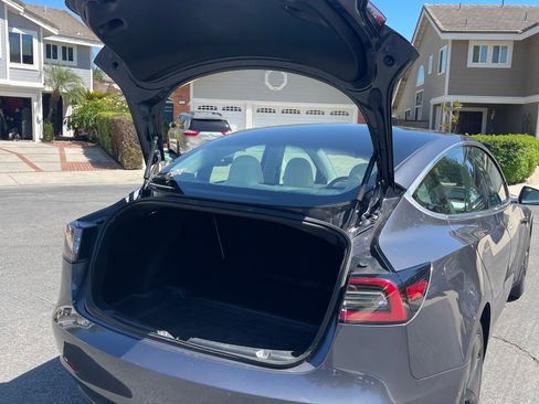 Used 2019 Tesla Model 3 RWD image 11