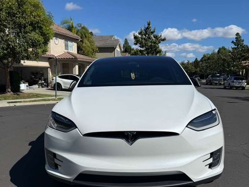Used 2018 Tesla Model X P100D image 5