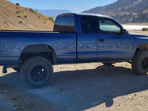 Used 2002 Dodge Dakota Sport image 2