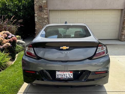 Used 2018 Chevrolet Volt LT w/ LT Driver Confidence Package FWD image 4