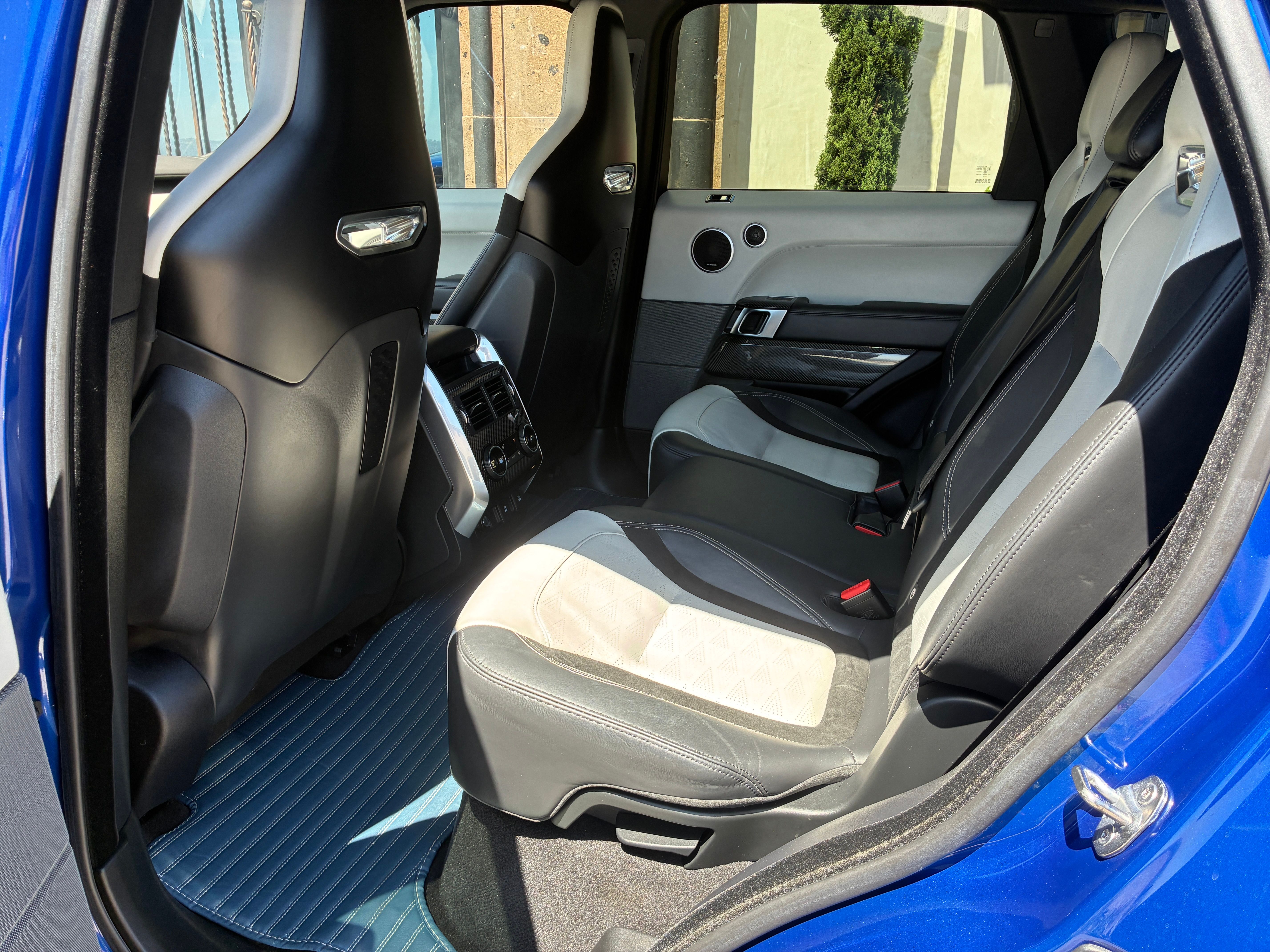 Used 2018 Land Rover Range Rover Sport SVR AWD/4WD image 10