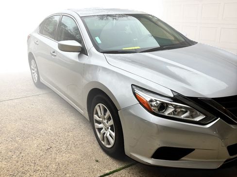 Used 2016 Nissan Altima 2.5 S w/ Power Driver Seat Package image 4