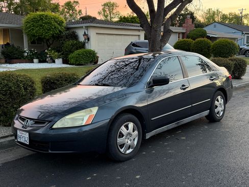 Used 2005 Honda Accord LX image 1