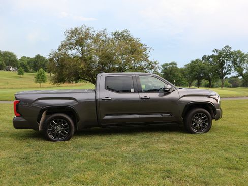 Used 2022 Toyota Tundra Platinum w/ Advanced Package AWD/4WD image 9