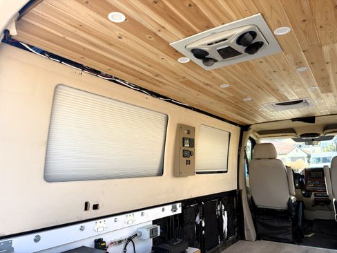 Used 2015 Mercedes-Benz Sprinter 2500 image 19