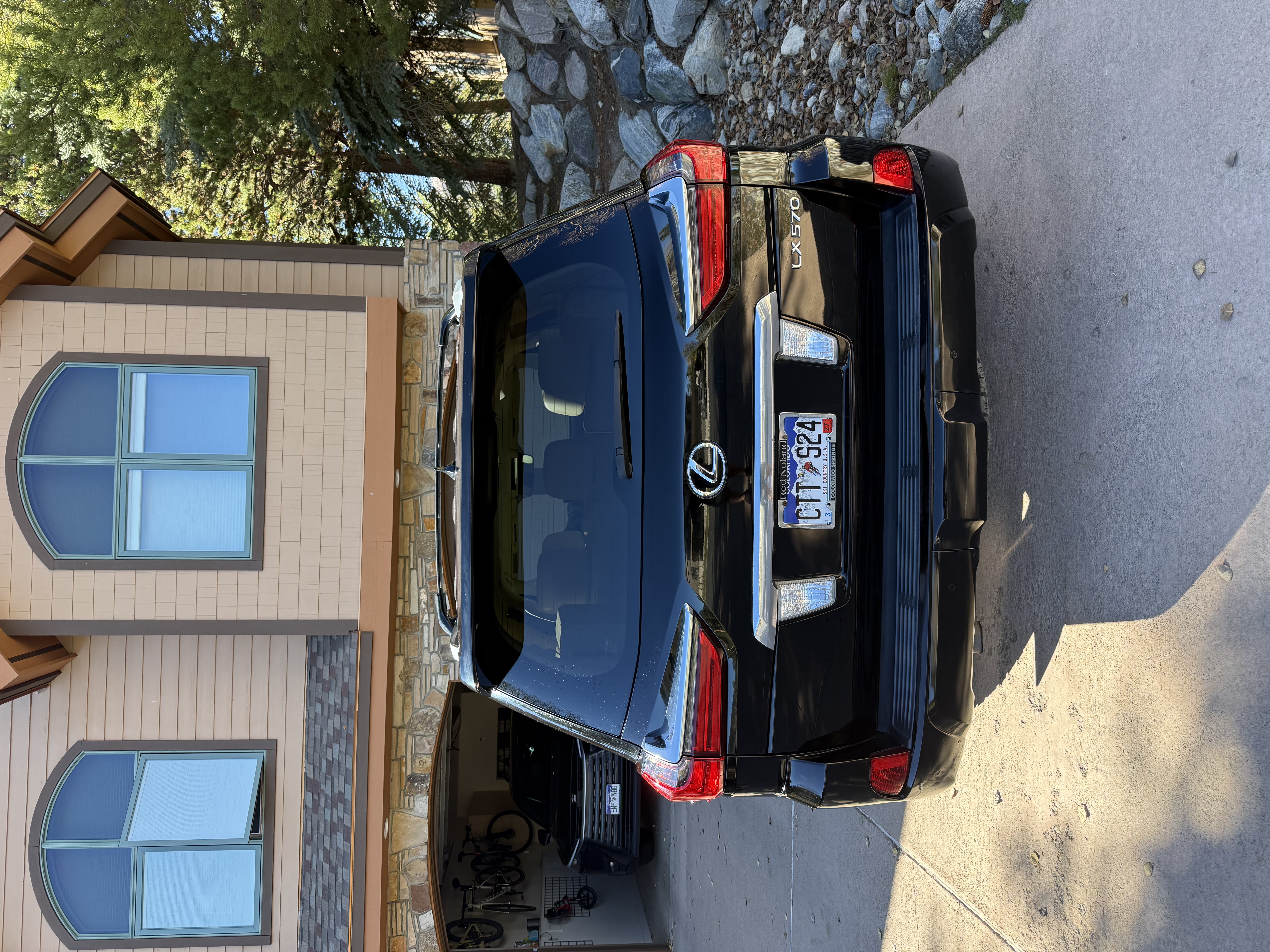 Used 2016 Lexus LX 570 4WD w/ Luxury Package image 9