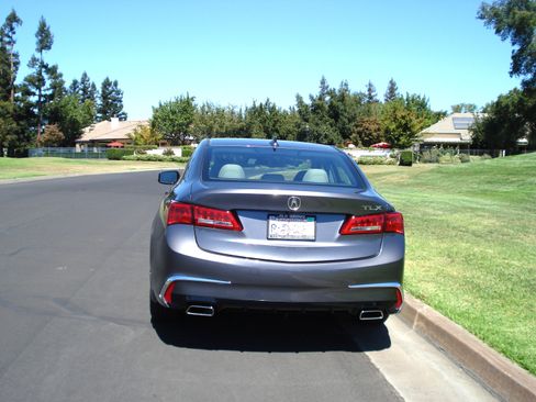 Used 2018 Acura TLX V6 FWD image 8