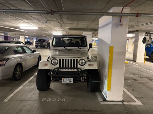 Used 2001 Jeep Wrangler Sahara AWD/4WD image 2