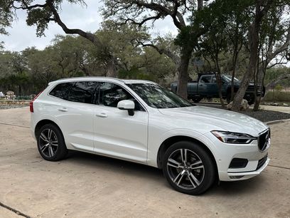 Used 2019 Volvo XC60 T6 Momentum w/ Advanced Package