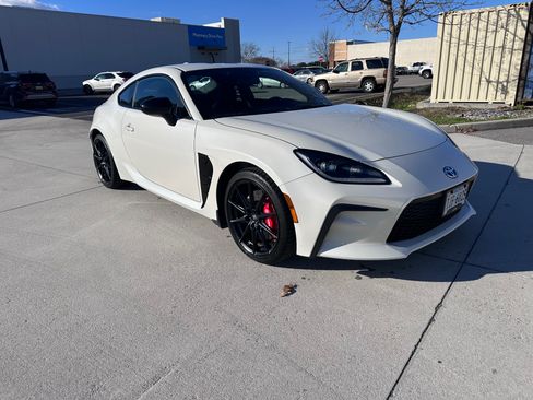 Used 2024 Toyota GR86 Premium image 8