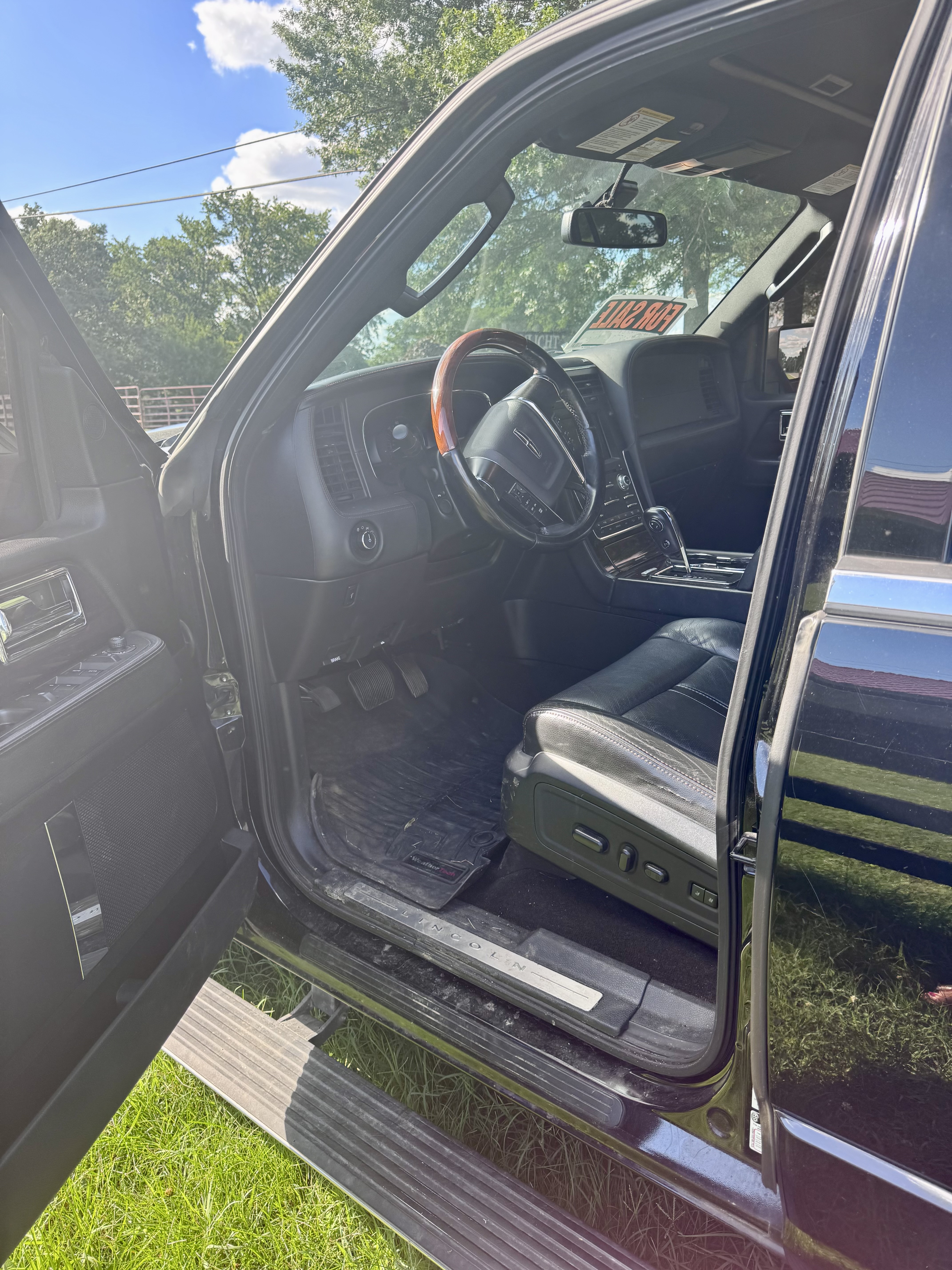 Used 2016 Lincoln Navigator L Reserve AWD/4WD image 4