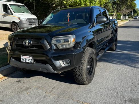 Used 2015 Toyota Tacoma PreRunner w/ TRD Off-Road Package RWD image 5