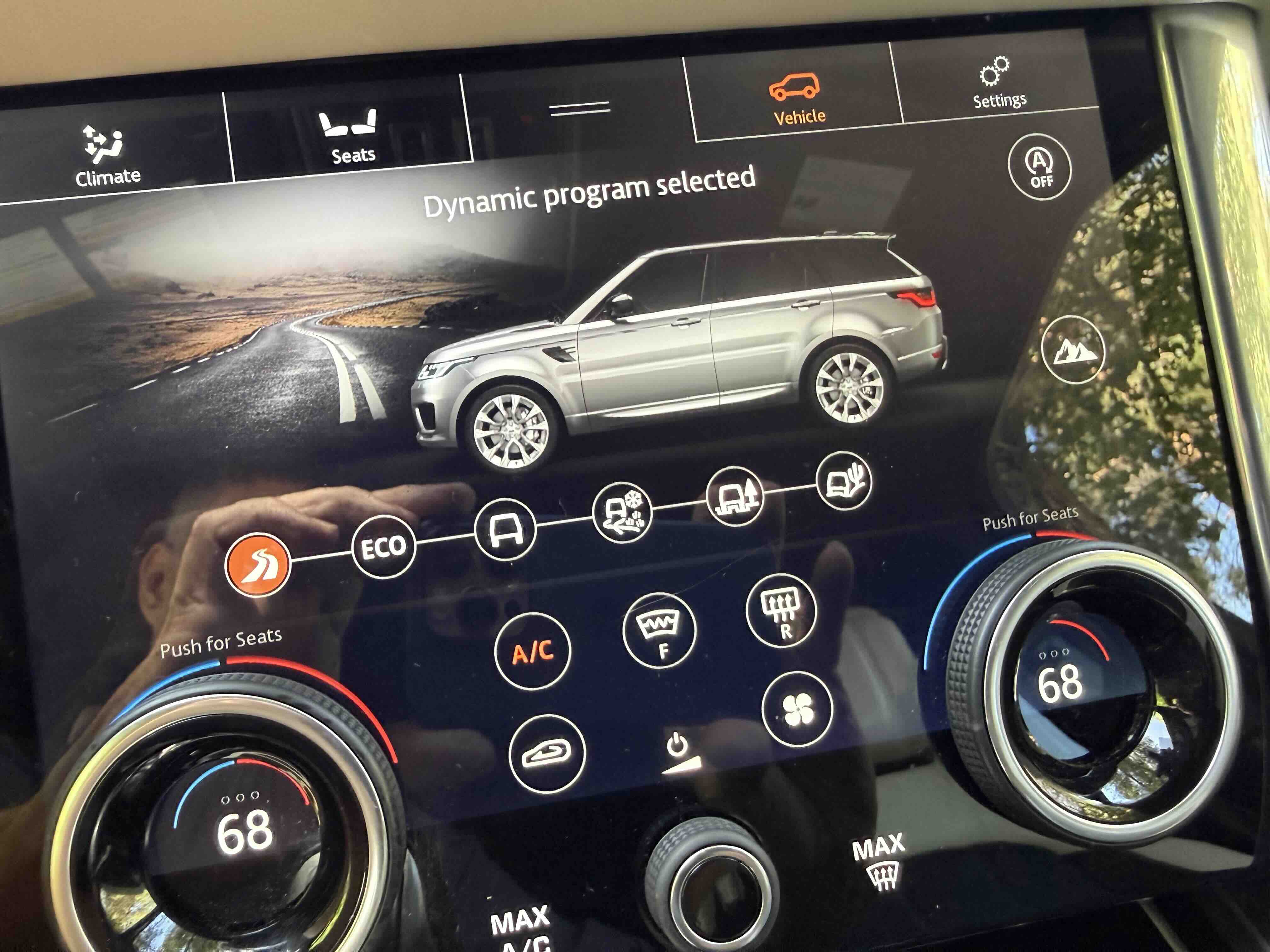 Used 2018 Land Rover Range Rover Sport HSE Dynamic AWD/4WD image 9