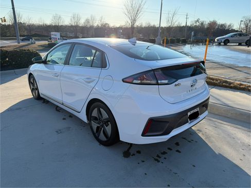 Used 2022 Hyundai Ioniq SEL image 9