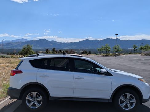 Used 2015 Toyota RAV4 XLE FWD image 2
