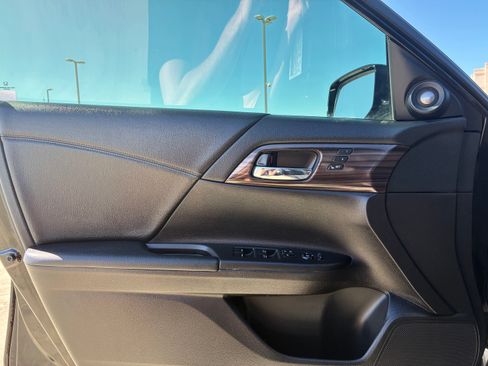 Used 2016 Honda Accord EX-L image 15