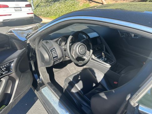 Used 2017 Jaguar F-TYPE Coupe image 4