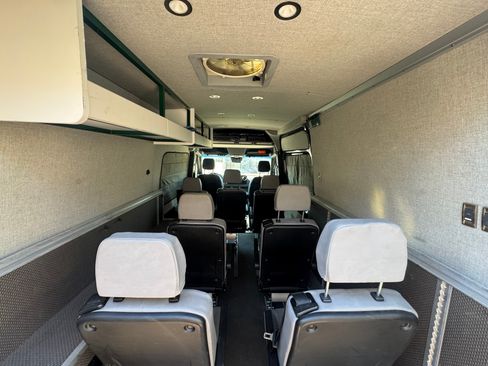 Used 2020 Mercedes-Benz Sprinter 2500 image 13