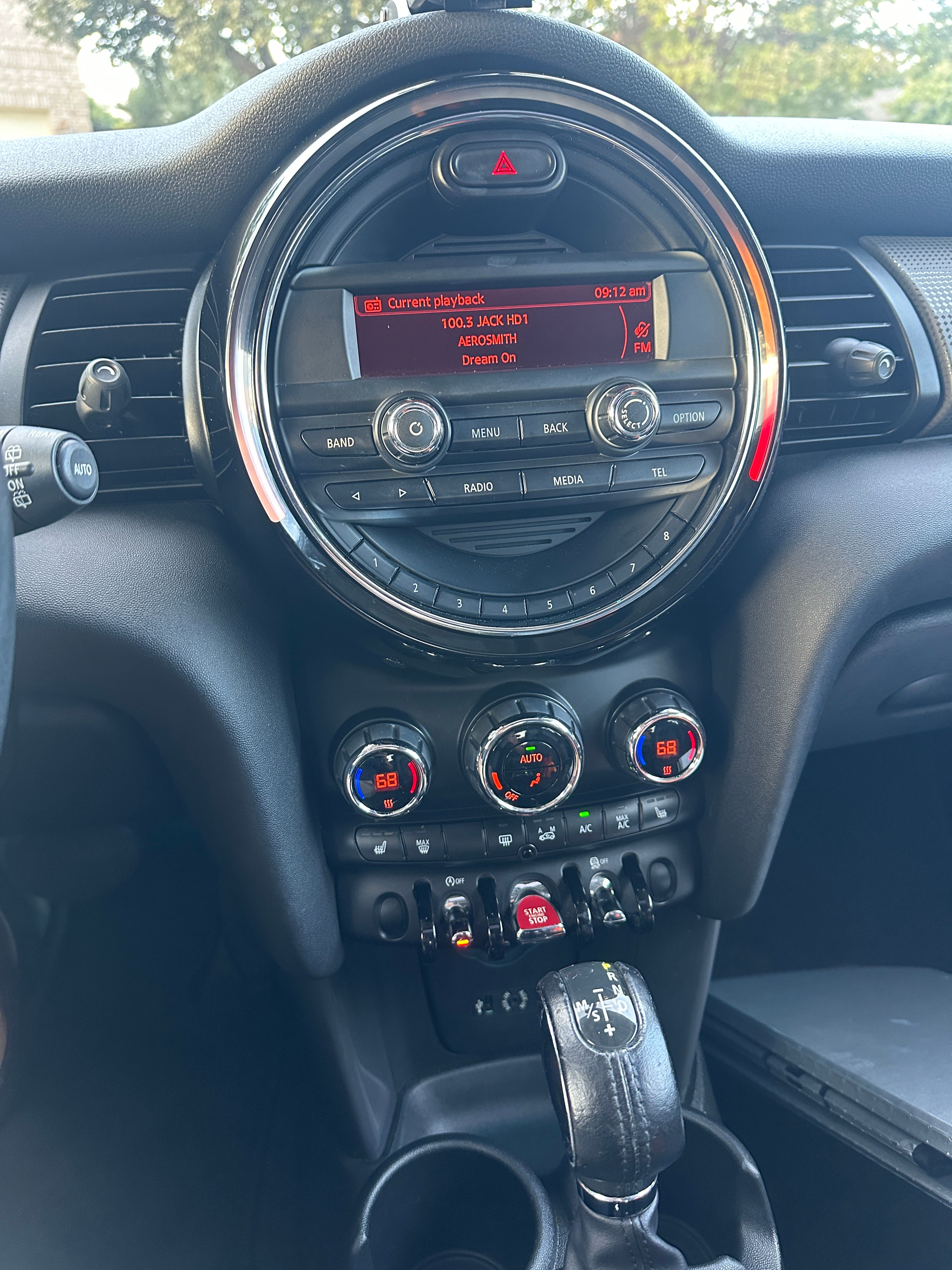 Used 2015 MINI Cooper 4-Door Hardtop FWD image 24