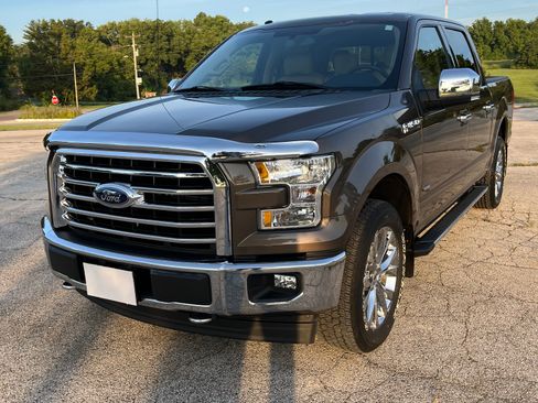 Used 2017 Ford F150 XLT w/ Equipment Group 302A Luxury AWD/4WD image 10