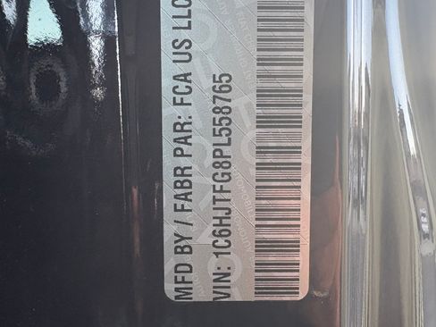 Used 2023 Jeep Gladiator Overland image 14