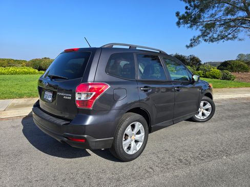 Used 2015 Subaru Forester 2.5i Premium w/ All-Weather Package image 8