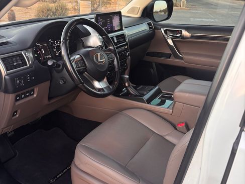 Used 2022 Lexus GX 460 Premium w/ Accessory Package AWD/4WD image 15
