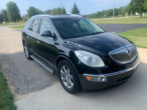 Used 2010 Buick Enclave CXL w/ Trailering Provision Package FWD image 1