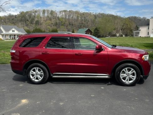 Used 2013 Dodge Durango SXT image 2