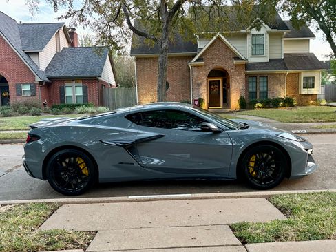Used 2025 Chevrolet Corvette Z06 RWD image 1