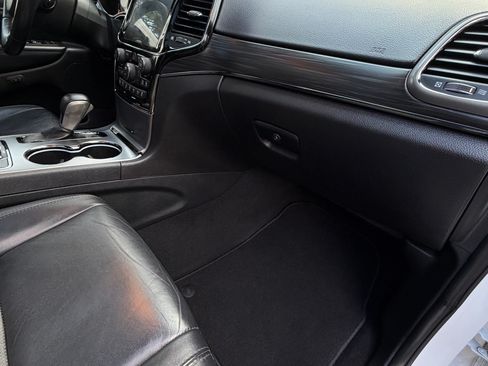 Used 2020 Jeep Grand Cherokee Limited X image 18