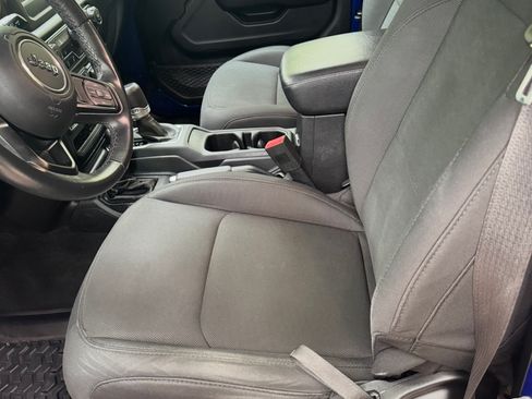 Used 2019 Jeep Wrangler Sport AWD/4WD image 5