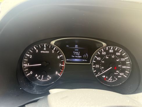 Used 2018 Nissan Pathfinder SV FWD image 6