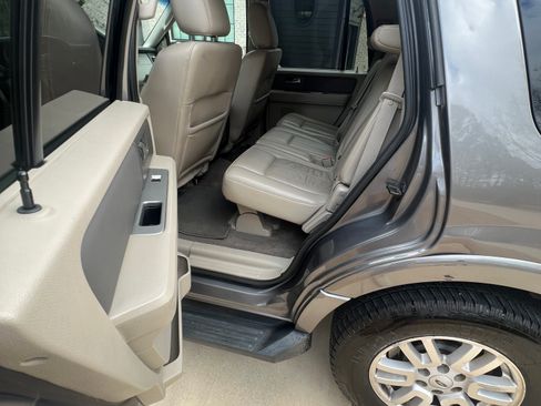 Used 2013 Ford Expedition XLT w/ Leather Seating Pkg image 2