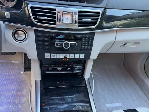 Used 2014 Mercedes-Benz E 350 Sedan image 19