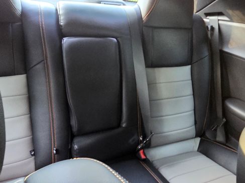 Used 2009 Dodge Challenger R/T RWD image 11