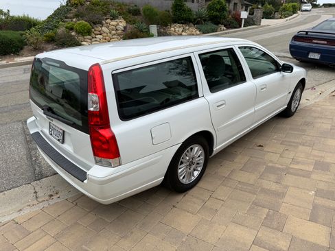 Used 2005 Volvo V70 2.4 image 9