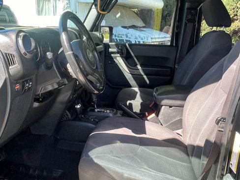 Used 2016 Jeep Wrangler Unlimited Sport w/ Quick Order Package 24S image 11