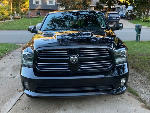 Used 2017 RAM 1500 Sport w/ Comfort Group image 10