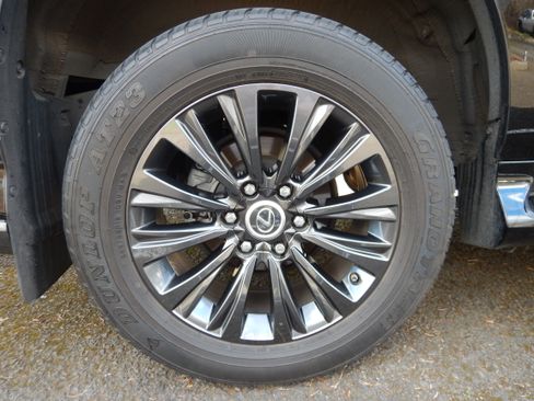 Used 2021 Lexus GX 460 Premium w/ Accessory Package image 23