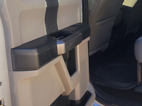 Used 2017 Ford F250 XLT image 12