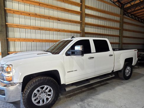 Used 2017 Chevrolet Silverado 2500 LT w/ LT Fleet Convenience Package image 2