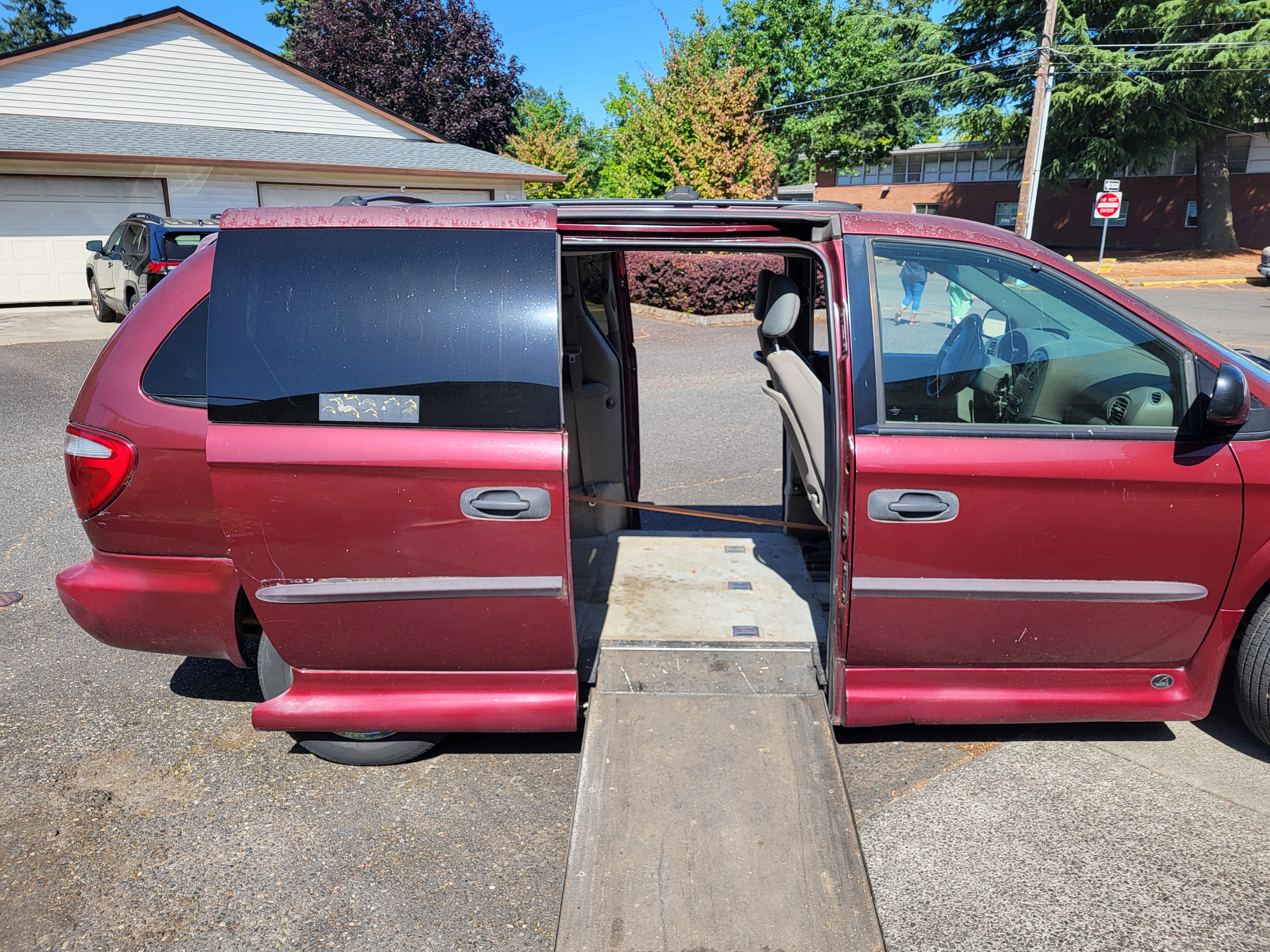 Used 2003 Dodge Grand Caravan SE FWD image 2