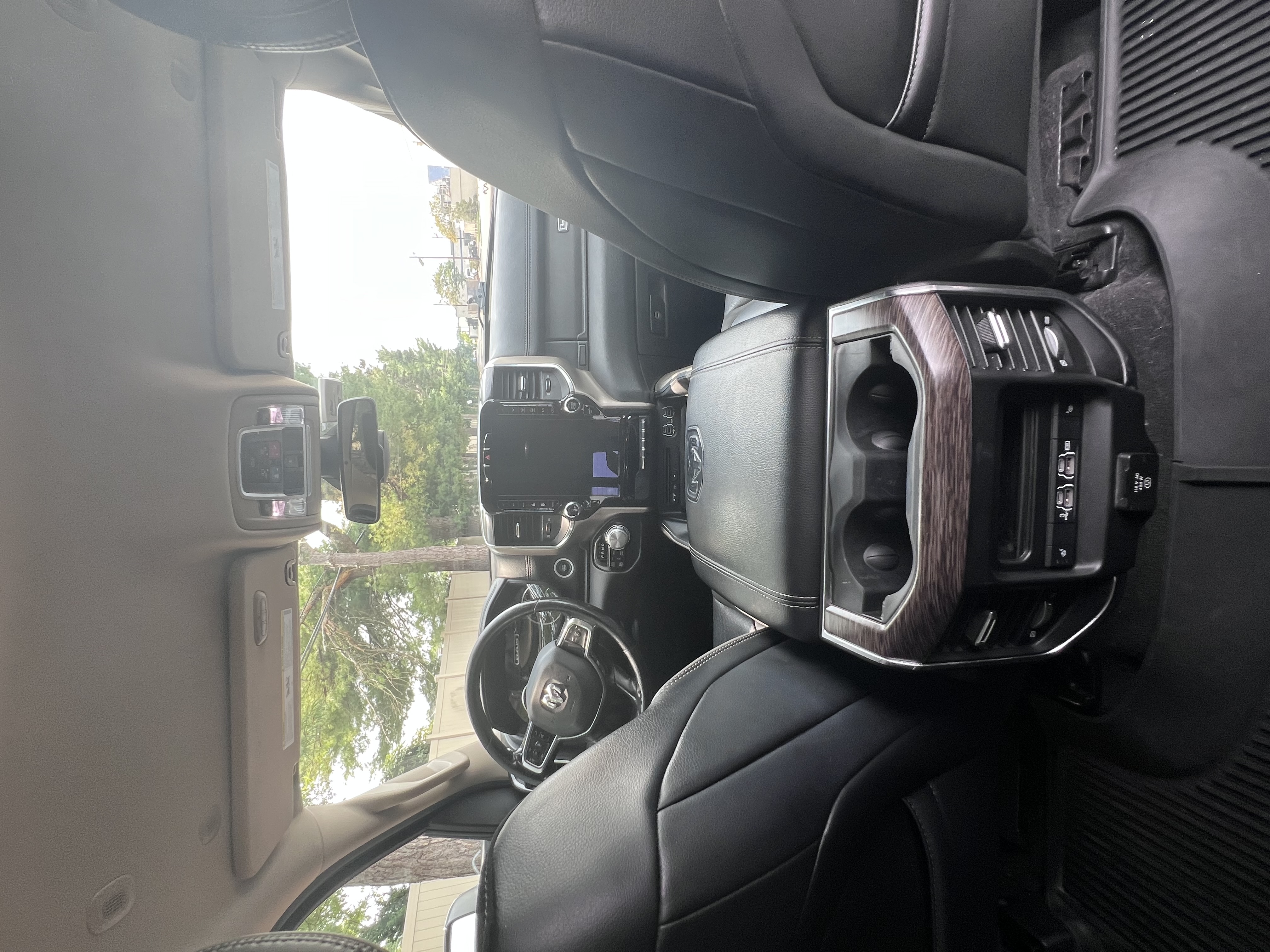 Used 2019 RAM 1500 Laramie AWD/4WD image 15