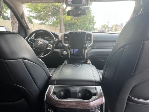 Used 2019 RAM 1500 Laramie AWD/4WD image 15