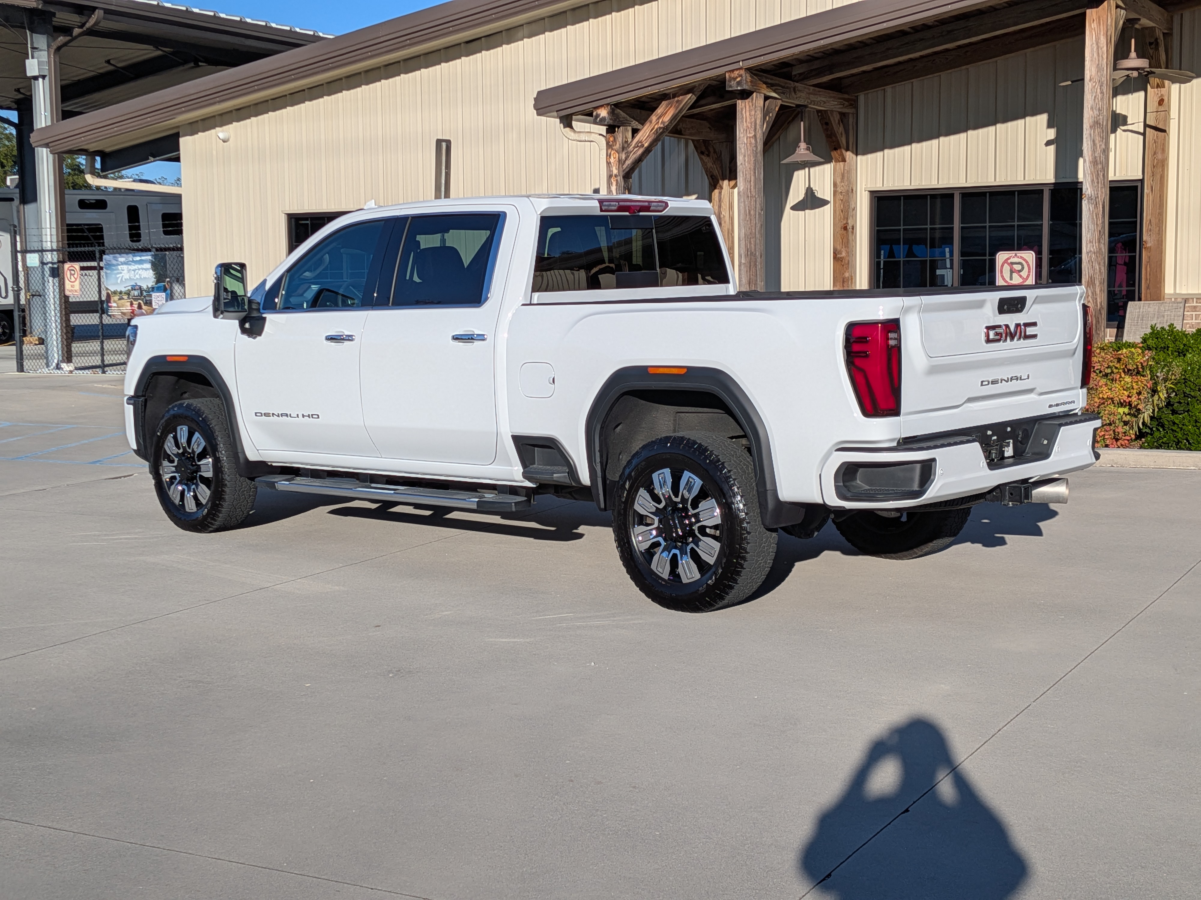 Used 2026 GMC Sierra 2500 Denali AWD/4WD image 1